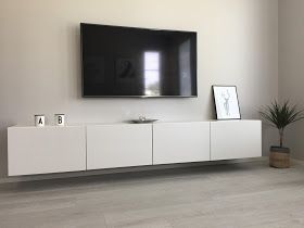 TV-meubel hangend zandkleur eiken met klepdeurtjes Houtenmeubelshop
