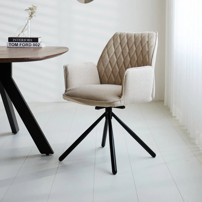 Eetkamerstoel Stockholm beige teddy stof Houtenmeubelshop