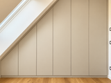 Kast schuine wand