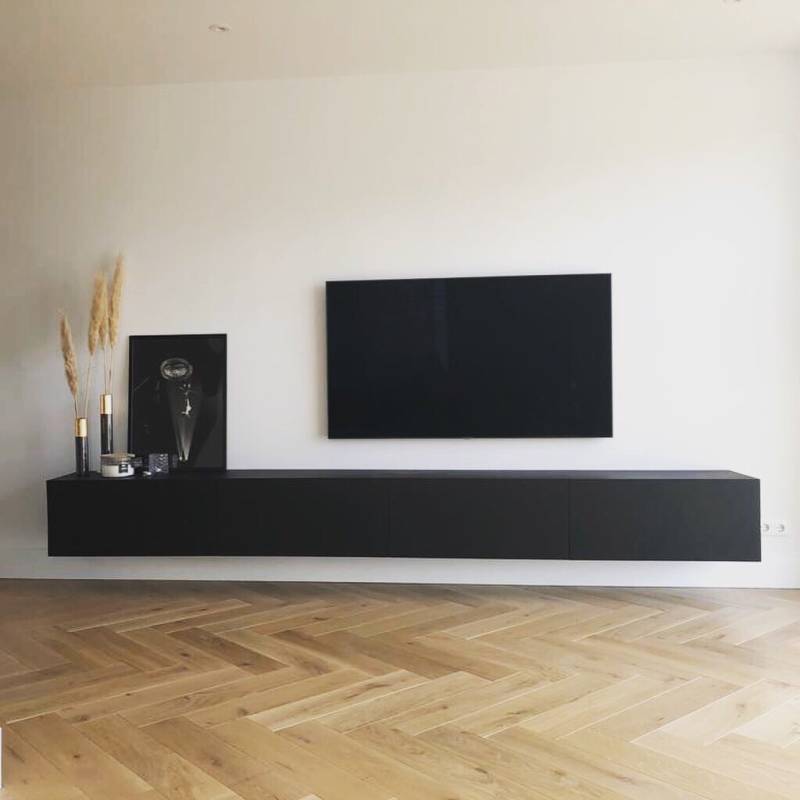 Spoedig Kleverig Nadenkend TV-meubel hangend zwart eiken met klepdeurtjes - Houtenmeubelshop